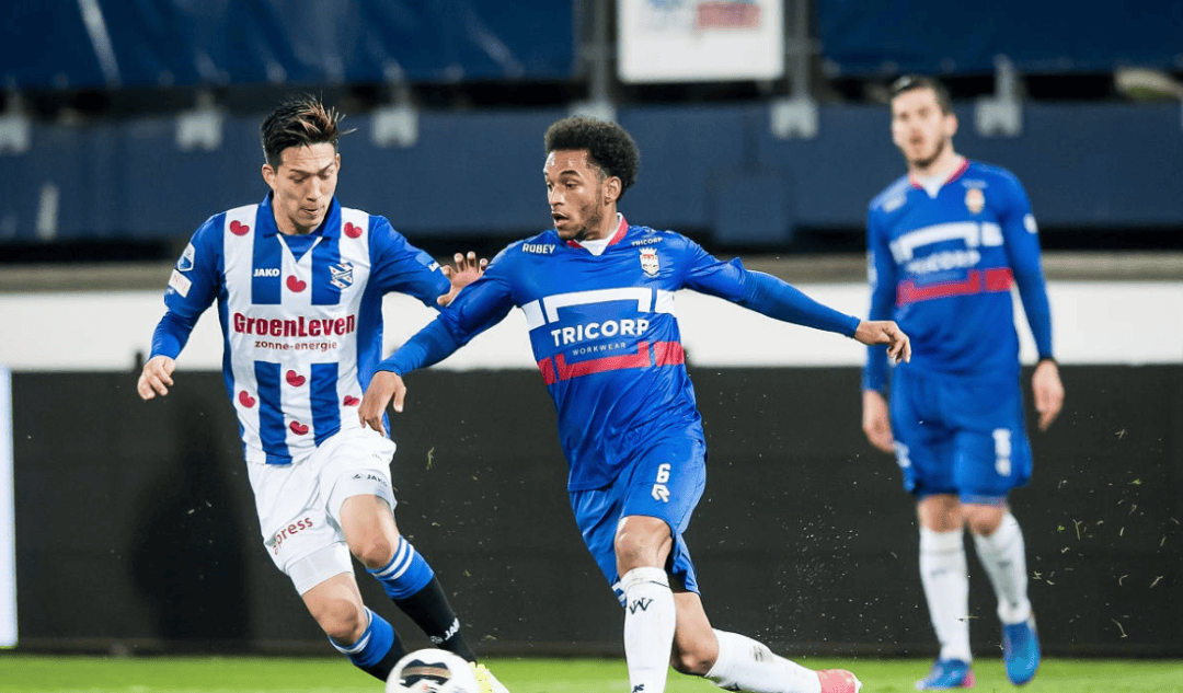 选手需要在 选手需要在