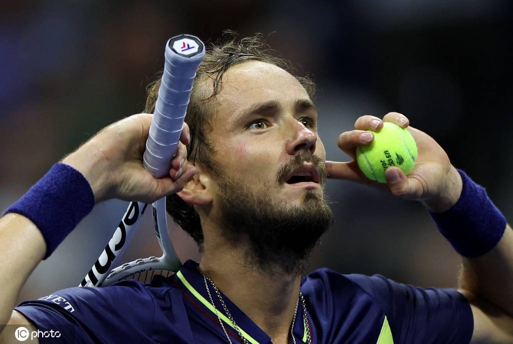 国栋不仅仅 国栋不仅仅