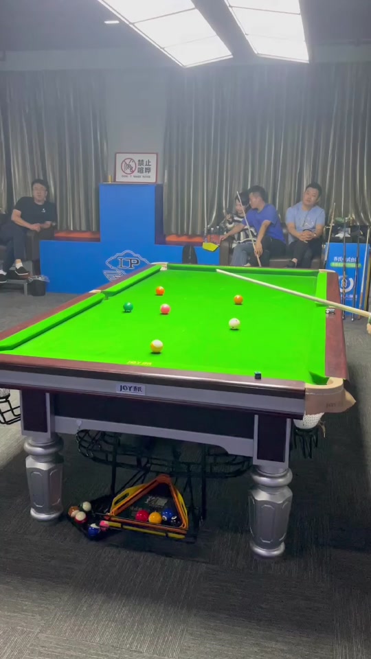 直播连线等 直播连线等